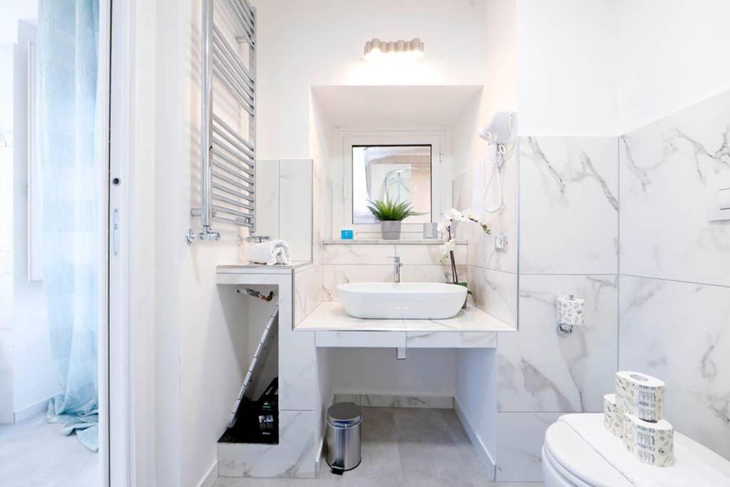 White Panoramic Jacuzzi Suite Trastevere - Top Collection Rom Eksteriør billede